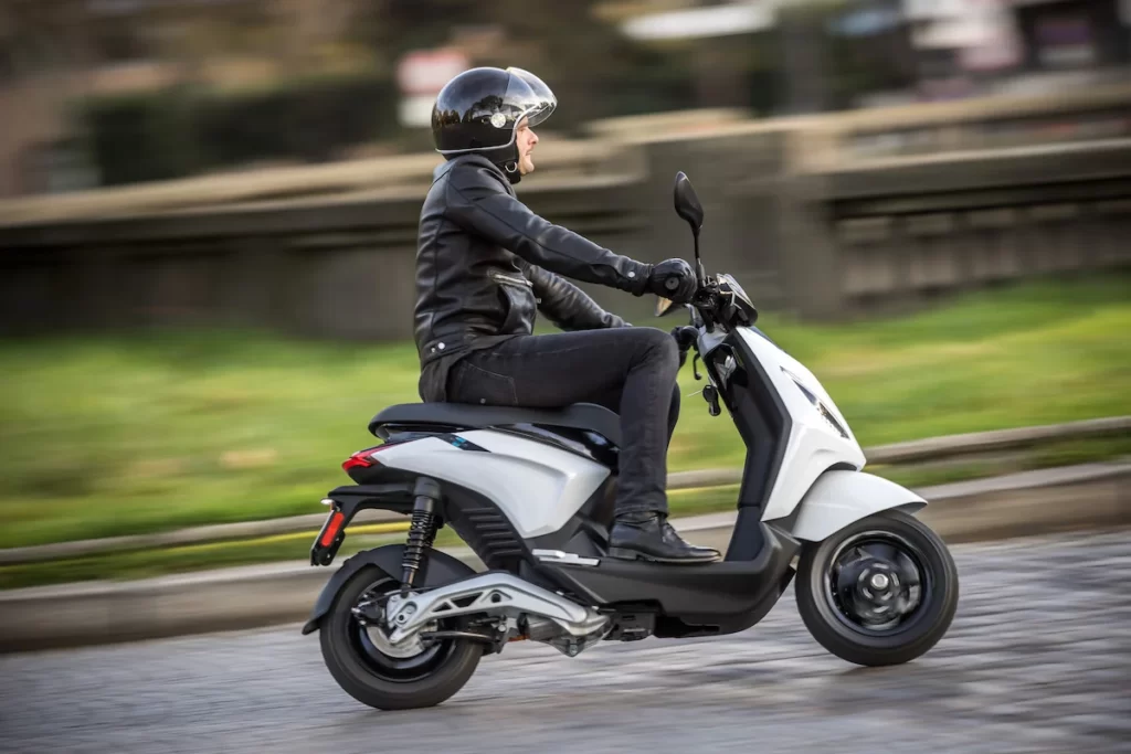 scooters electriques piaggio 1 active autonomie